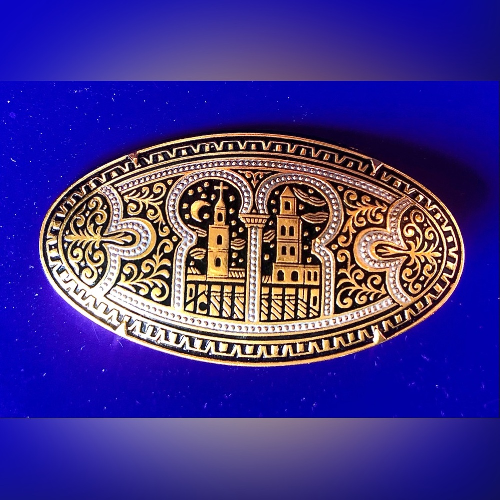 ORNATE Vintage 1960’s Oval Damascene Oval Brooch with a Middle Eastern Scene EUC